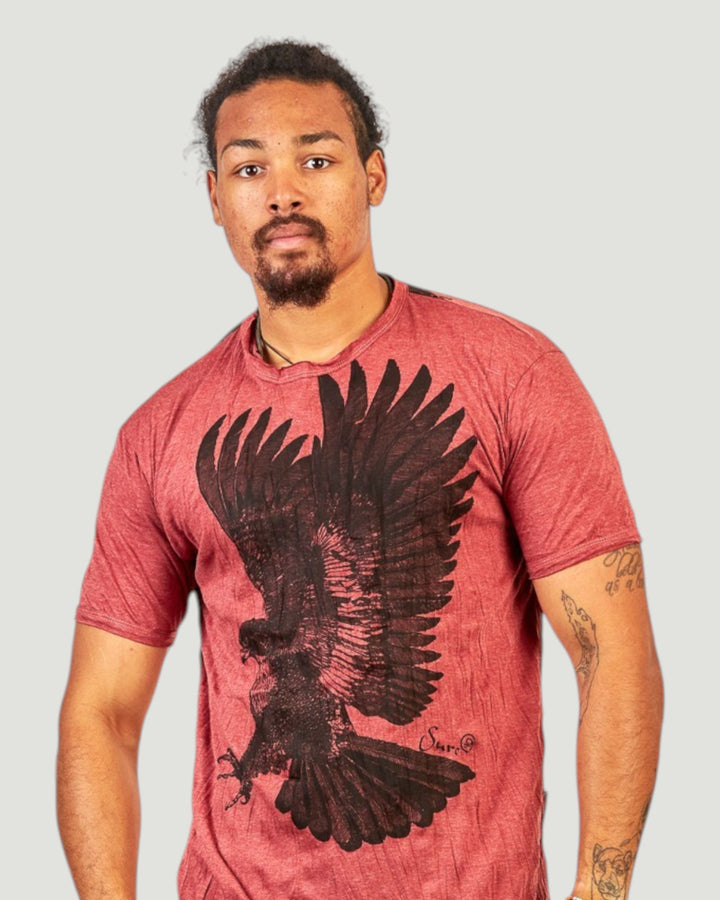 ULA red cotton t-shirt with large black eagle print and crew neck. Comfortable fit, ideal for casual wear.